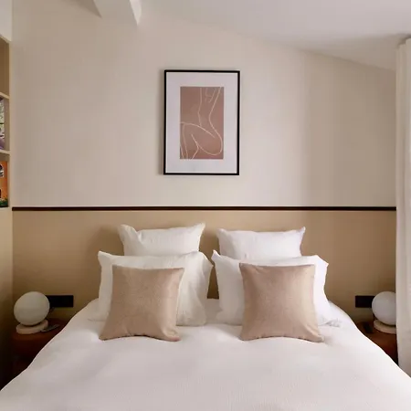 Exceptional Facing Palais 3 戛纳